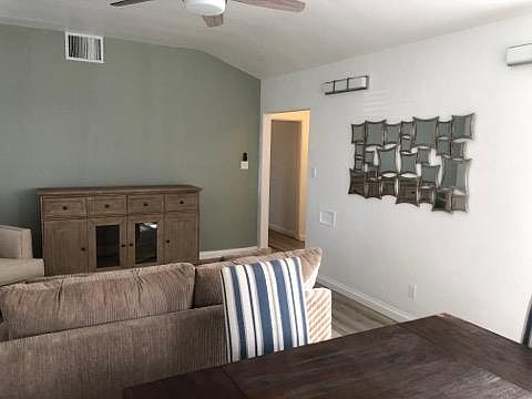 2nd image of 6644 Vineland Ave