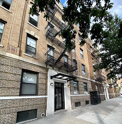 Rented by LRGNY Group, Inc. | media 12