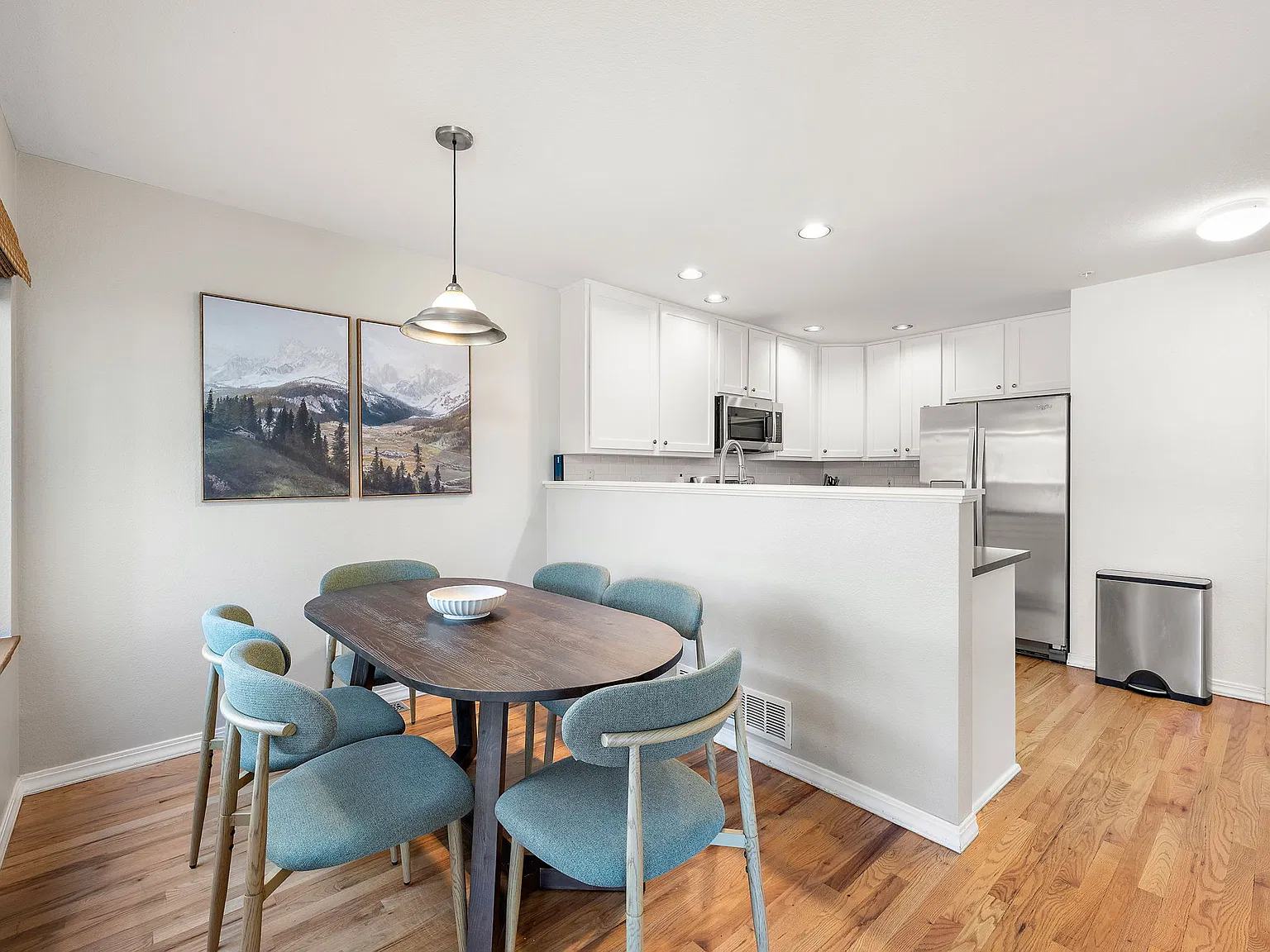 3 bed, 3.5 bath, 1840 sqft, $5,670 — Photo 4