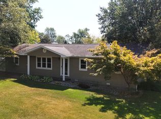 2 Watson Ln, Fairfield, IL 62837