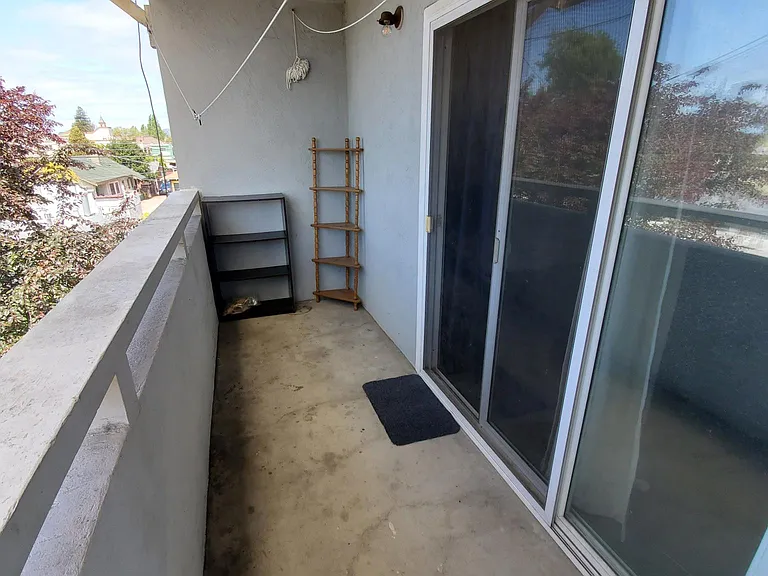 2306 Roosevelt Ave #5 — Photo 2