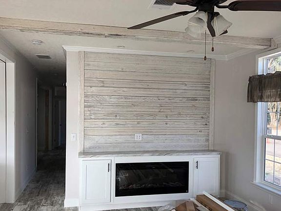 2nd image of 1227 Hickory Ln