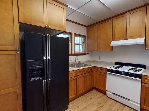 5th image of 1015 A Ave #2