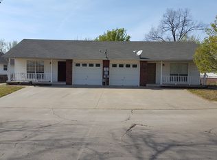 1301 N Willow Dr #B, Claremore, OK 74017
