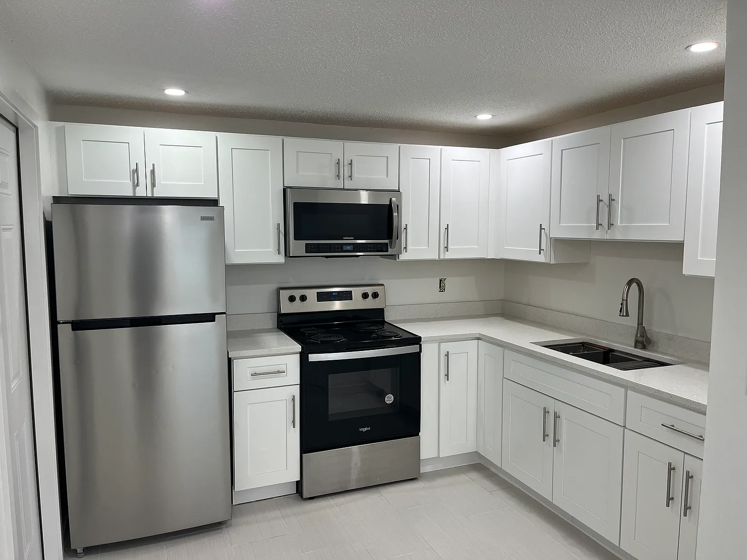 2 bed, 700 sqft, $1,650 — Photo 1
