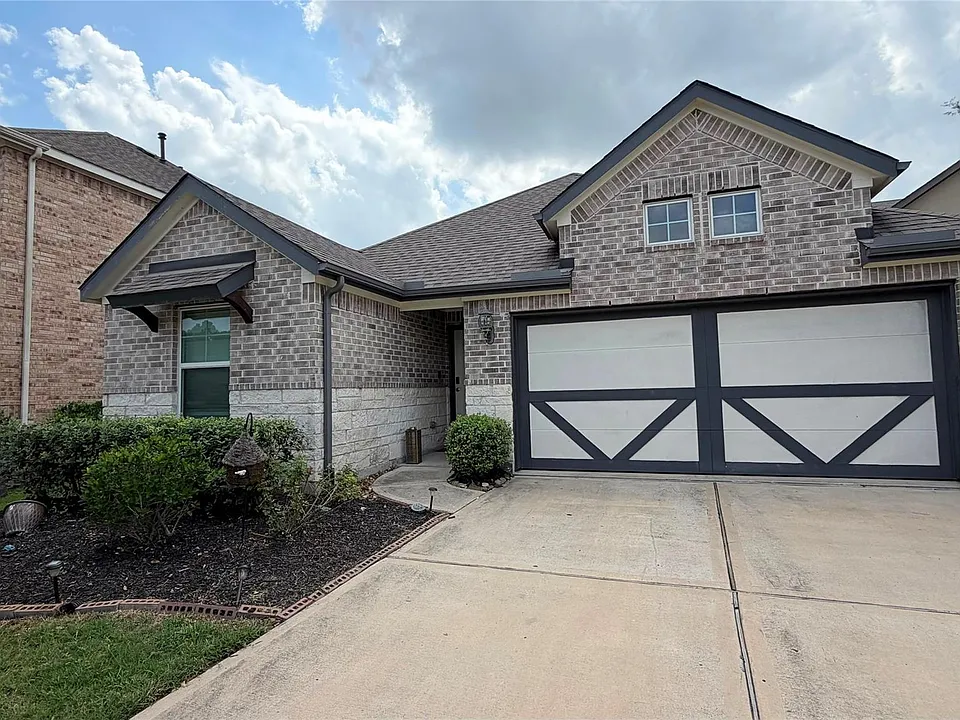 25112 Slow Pines Dr