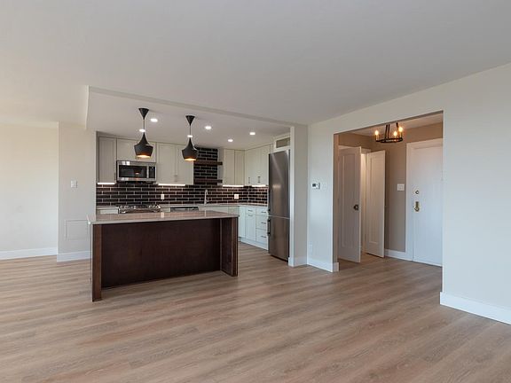4th image of 2401 Pennsylvania Ave APT 12A1