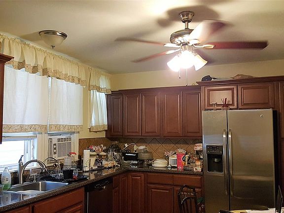 3rd image of 442 Bramhall Ave