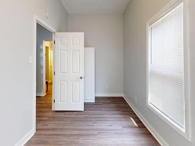1043 N Holmes Ave — Photo 11