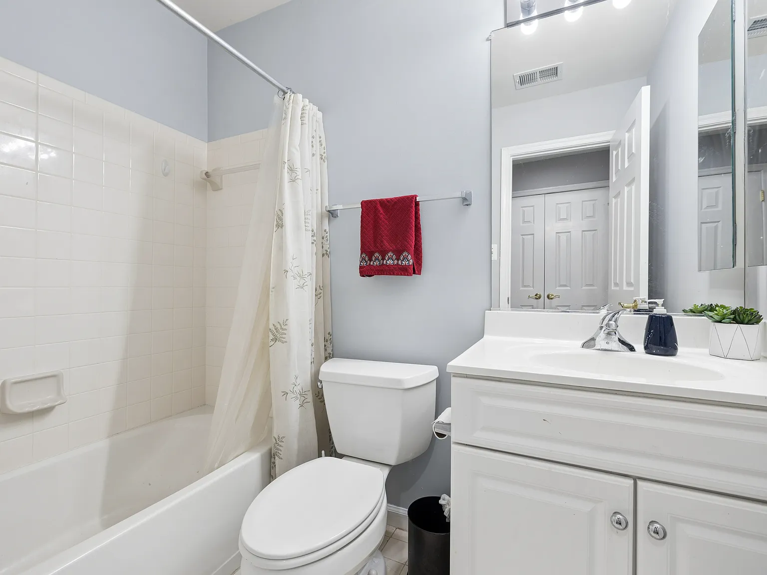 3 bed, 2000 sqft, $3,350 — Photo 4