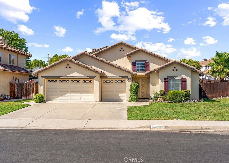 1st image of 42125 Thoroughbred Ln