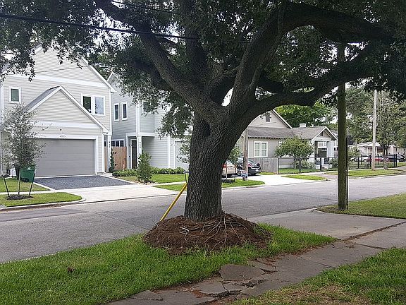 Rt.front of house view