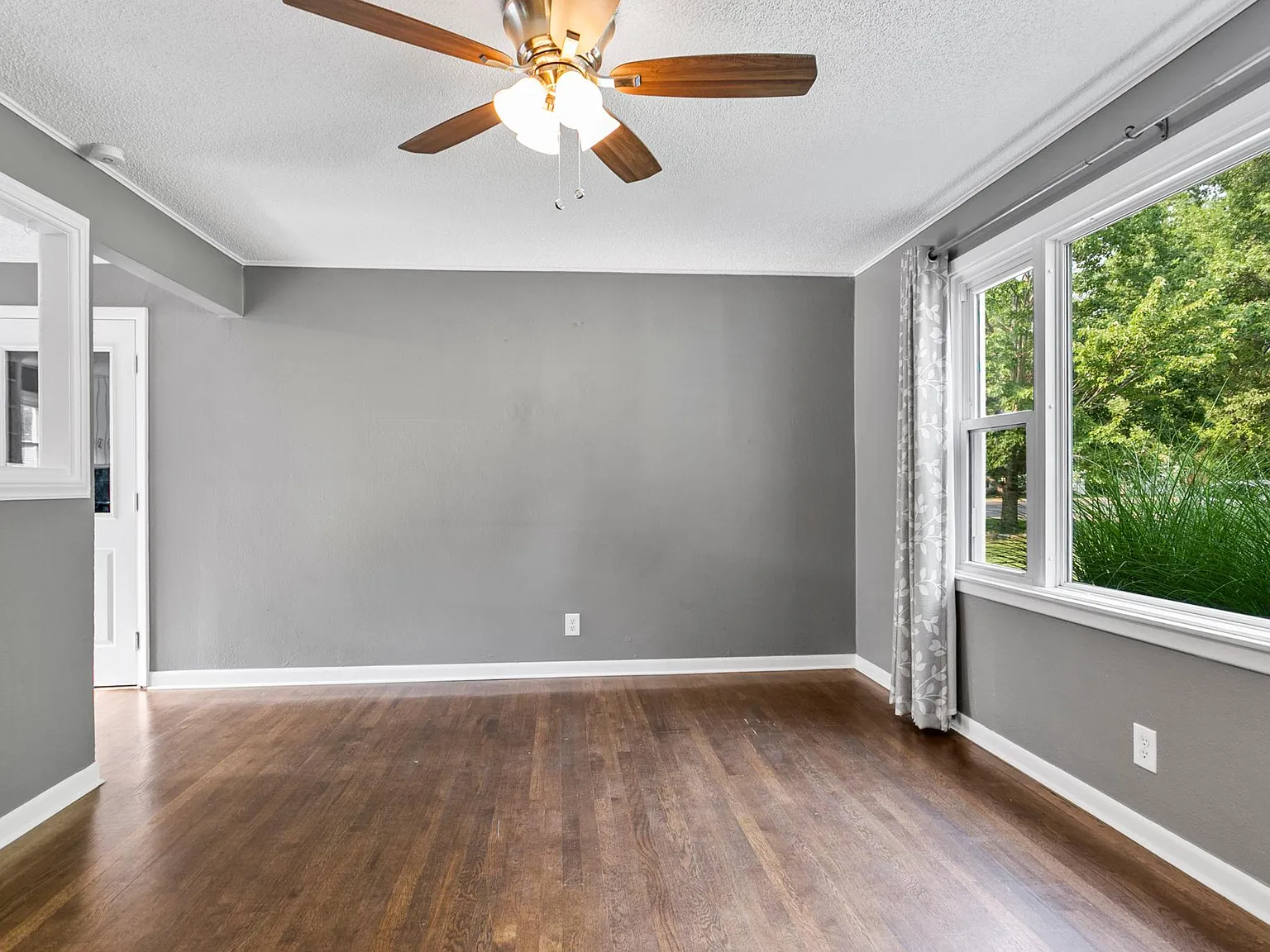 2 bed, 770 sqft, $1,575 — Photo 3