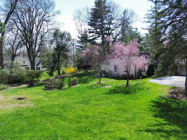 26291 Evelyn Ct, Franklin, MI 48025