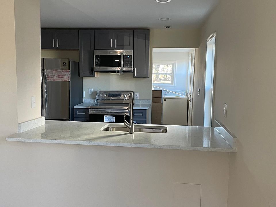1st image of 421 Gates St