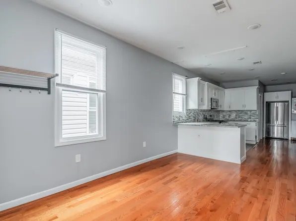 164 Avenue B image 2 of 18