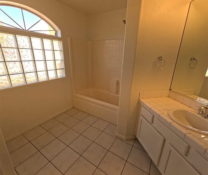 2112 E Desert Lakes Dr — Photo 20