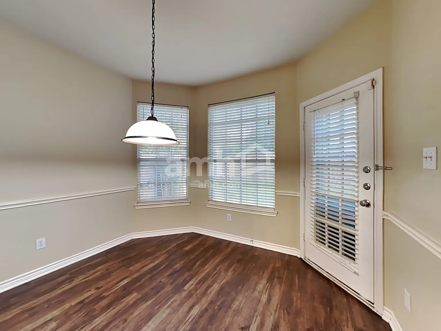 5 bed, 3.5 bath, 4131 sqft, $3,670 — Photo 4