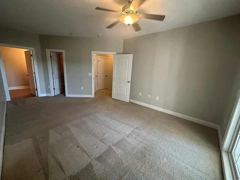300 Gateway Dr — Photo 44