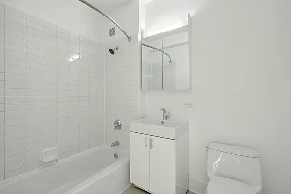 Rented by Greystar | media 9