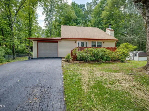 3 Monteray Ct, Johnson City, TN 37604