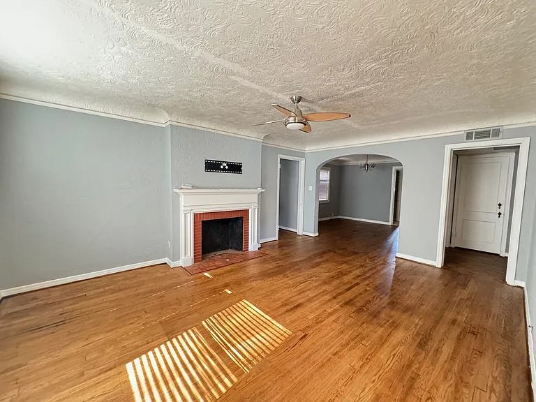 4027 Herschel Ave — Photo 4
