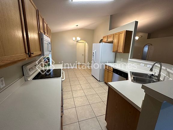 4th image of 16458 Corner Lake Dr