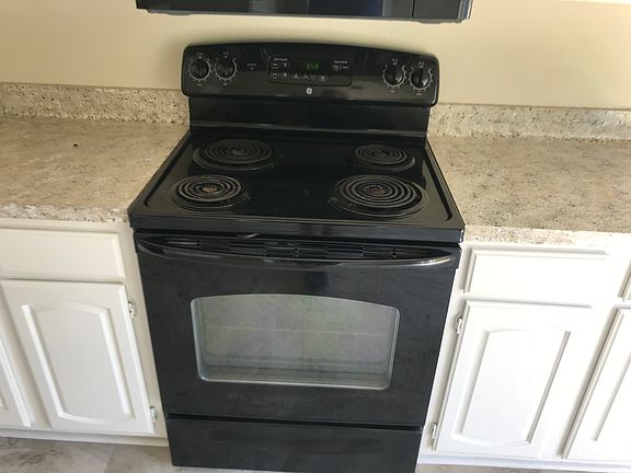 4th image of 2240 Arbor Creek Dr