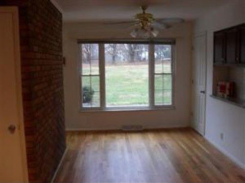 4th image of 687 N Meadowcrest Cir