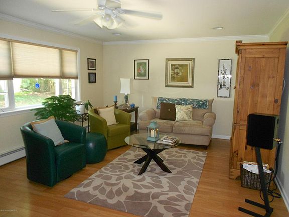 5th image of 12 Pebble Beach Ct