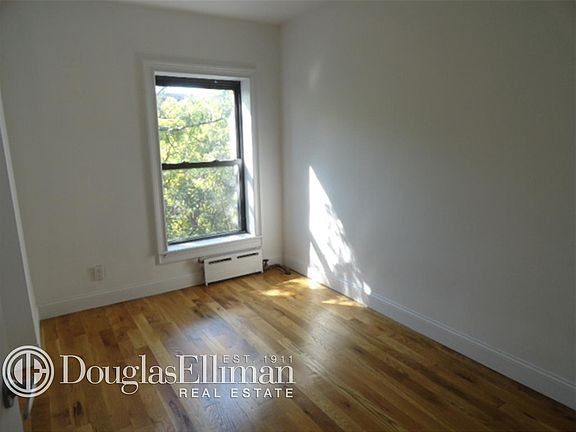 4th image of 185 Sackett St APT 4