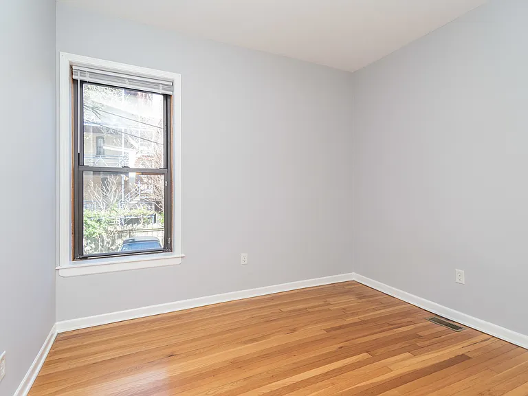 1110 W Dickens Ave #1 — Photo 9