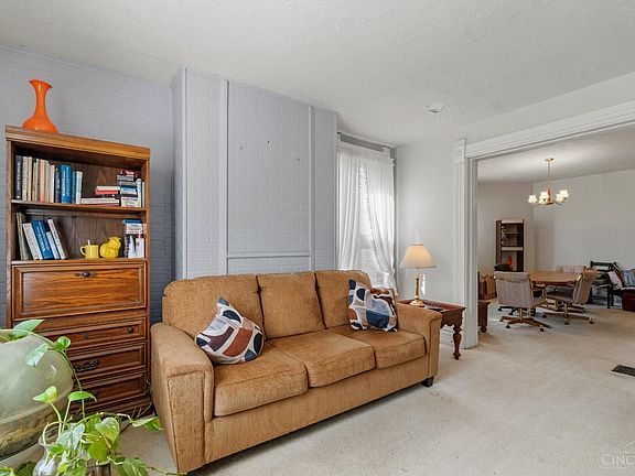 5th image of 6204 Prentice St