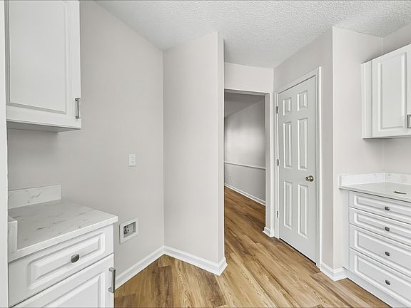 4th image of 206 Fairview Lake Way