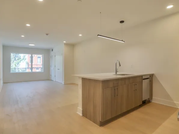 303 Madison Street image 7 of 18