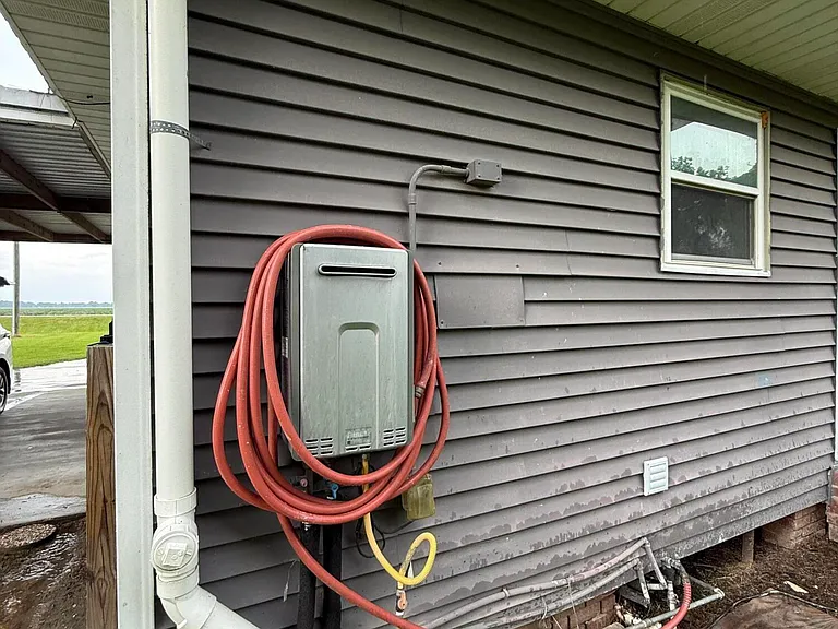 3618 E Admiral Doyle Dr — Photo 22