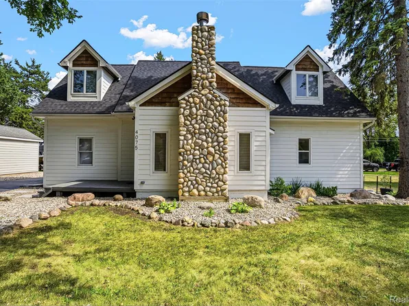 4075 Green Lake Rd, West Bloomfield, MI 48324
