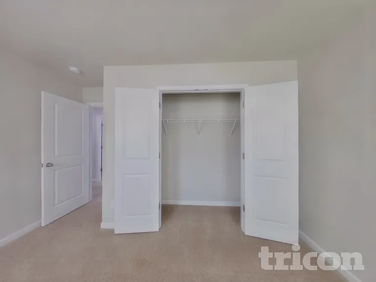 213 Spring Knoll Dr — Photo 8