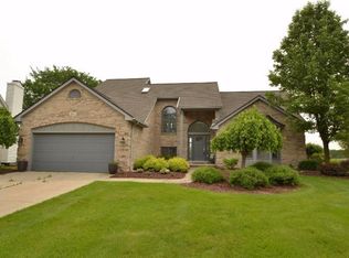 601 Woodhill Dr, Saline, MI 48176