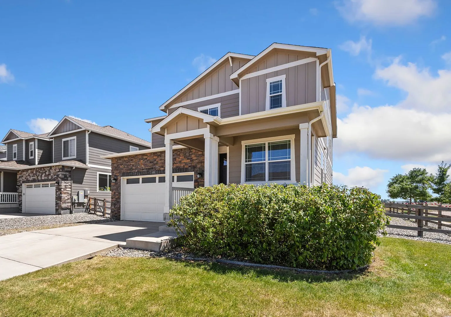 Spacious Fort Collins 4-Bed Home with Mountain Views — Photo 1