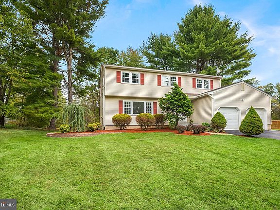 2nd image of 16 Dunbar Dr