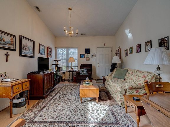 5th image of 31 Stonedale Dr