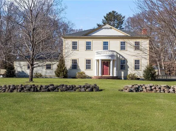 73 Nottingham Dr, Scituate, RI 02831