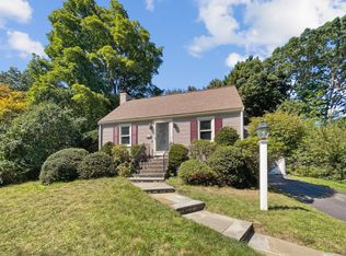 312 Linden St, Wellesley, MA 02481