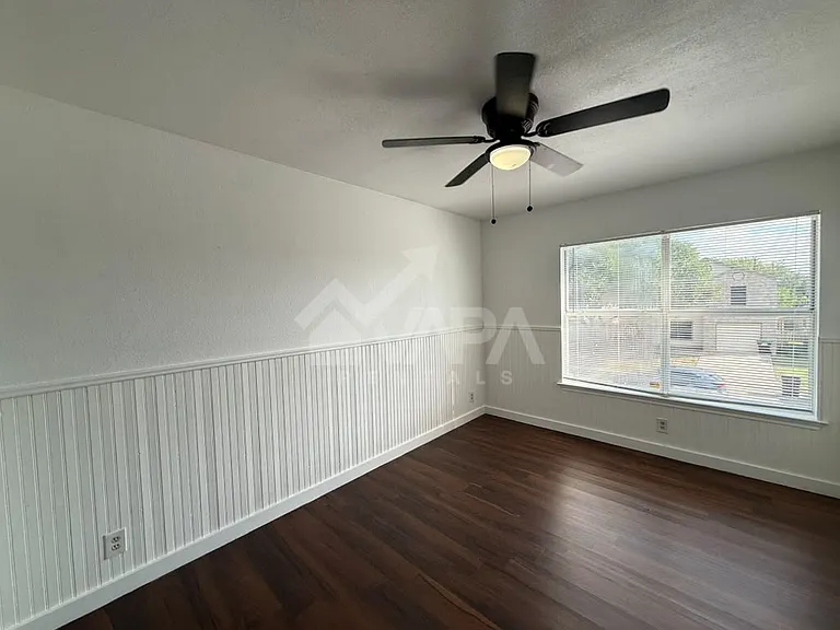 9666 Green Plain Dr — Photo 15