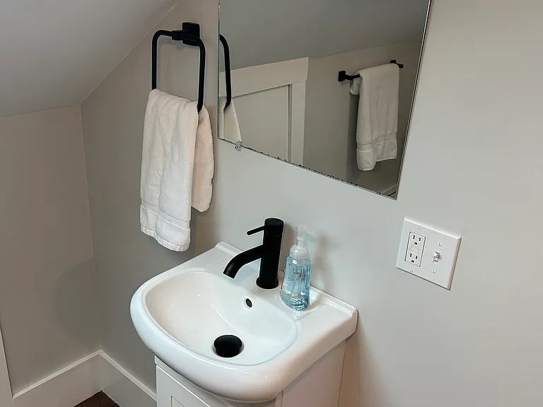 326 Thames St #3 — Photo 5