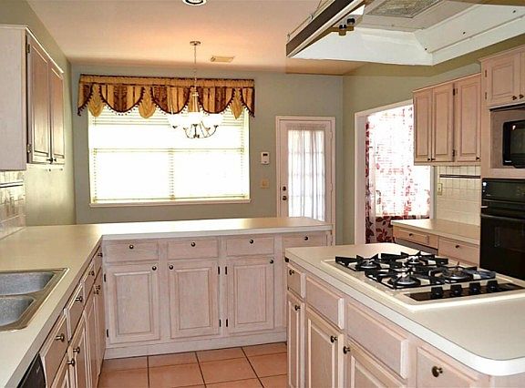 5th image of 11303 Chestnut Woods Trl