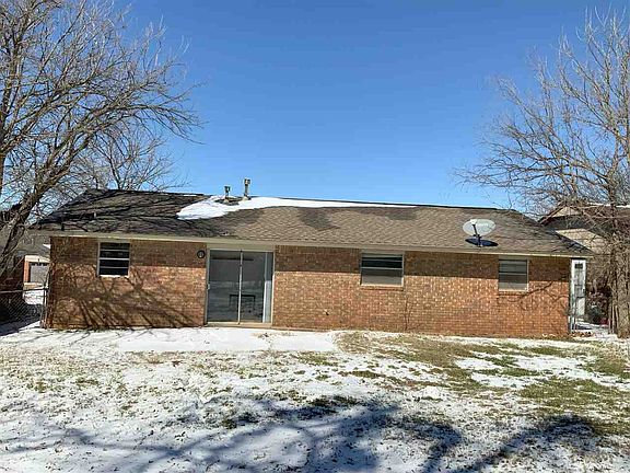 2nd image of 2523 N Park Dr