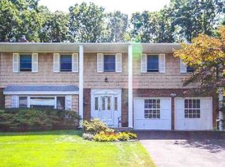 46 Abbot Rd, Smithtown, NY 11787