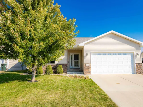 4826 Millenium Dr, Cedar Falls, IA 50613